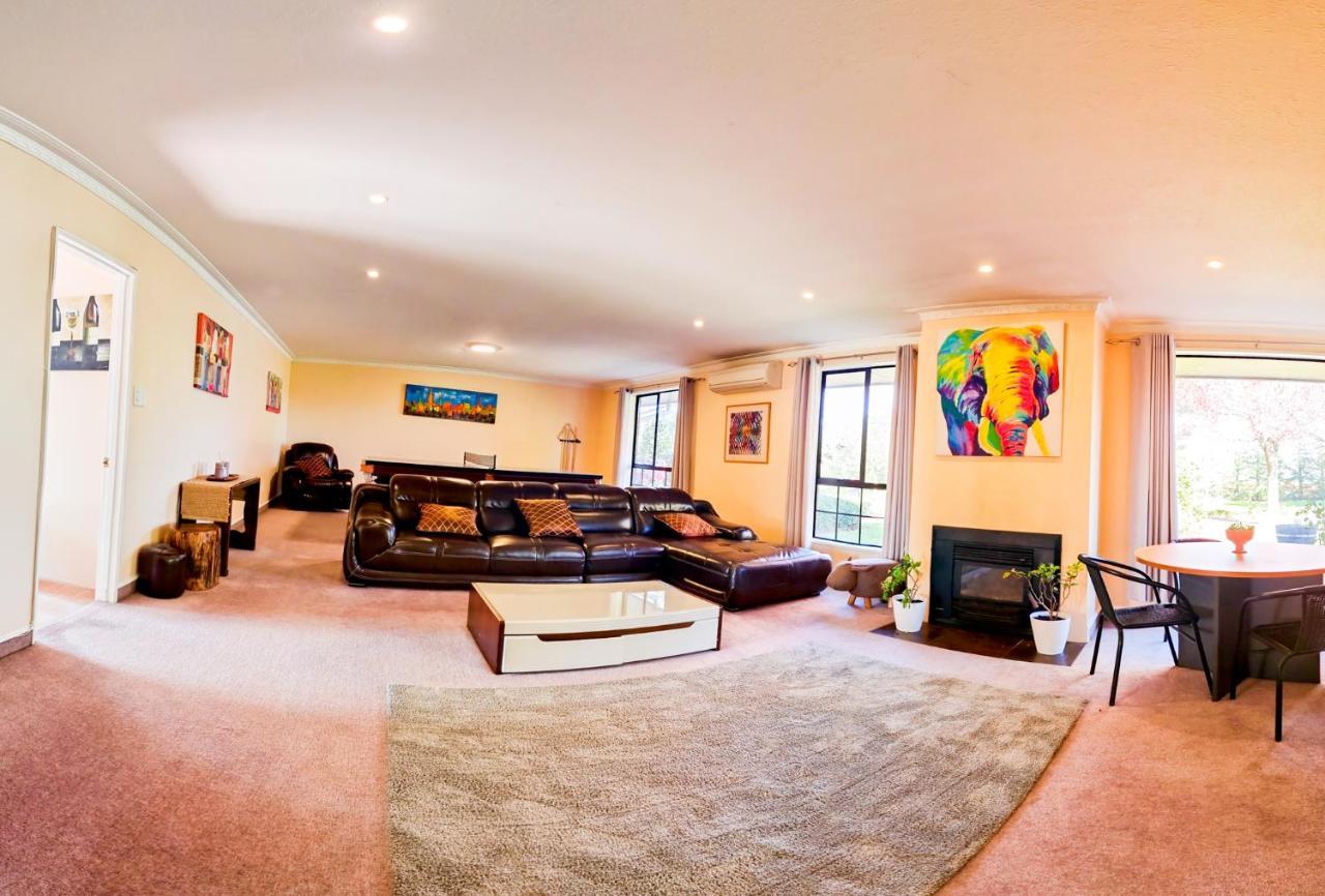 Fairhall Guest Lodge Woodbourne Экстерьер фото