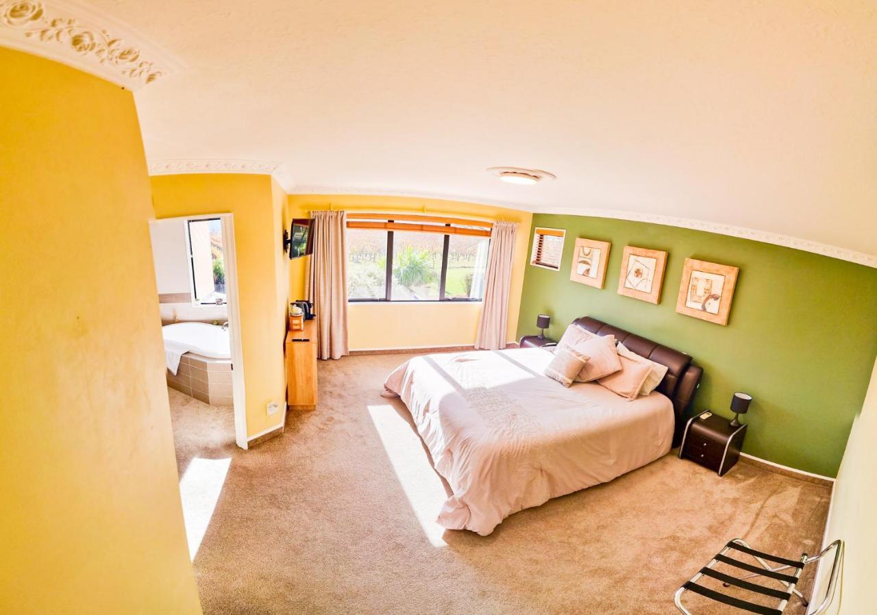 Fairhall Guest Lodge Woodbourne Экстерьер фото