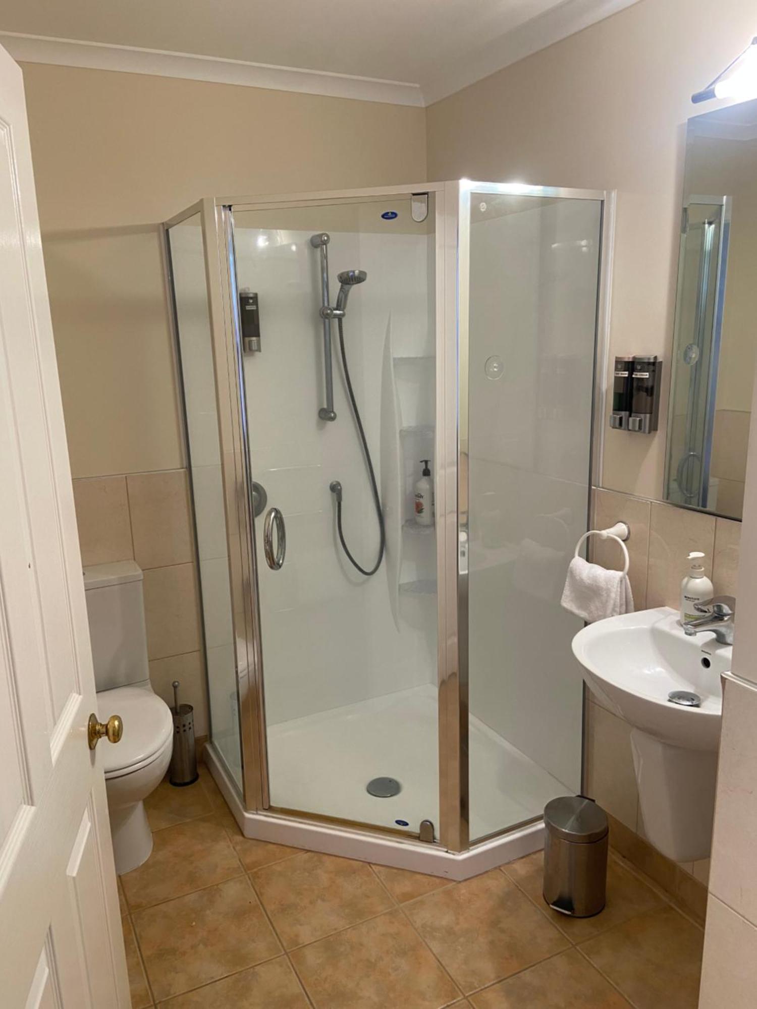 Fairhall Guest Lodge Woodbourne Экстерьер фото