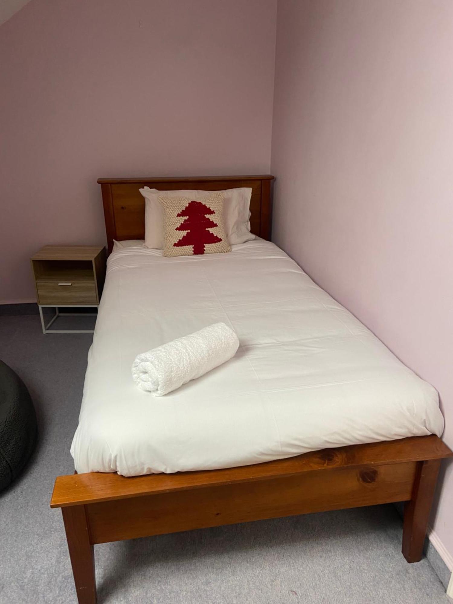 Fairhall Guest Lodge Woodbourne Экстерьер фото